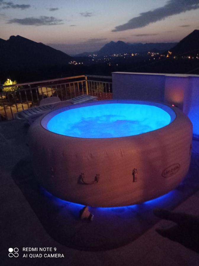 Panoramico Apartment, Private Jacuzzi 布雷拉 外观 照片